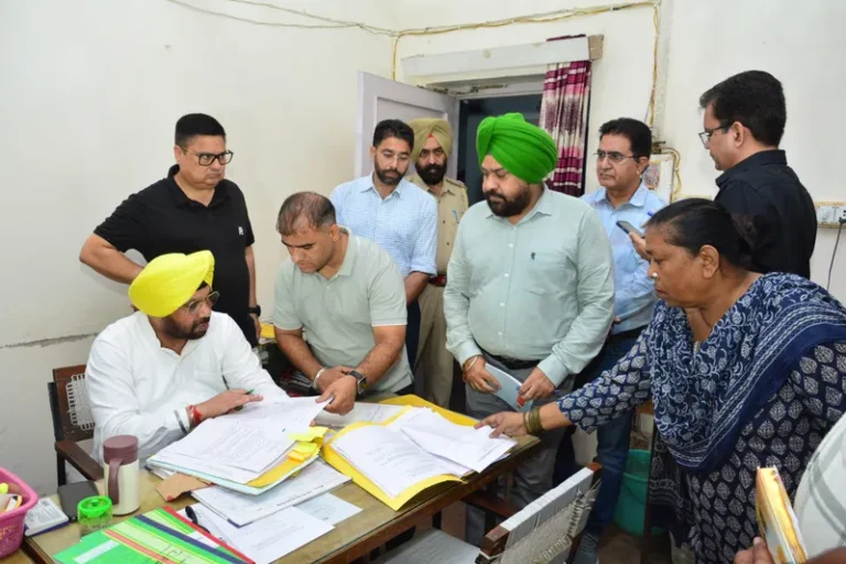 PB:बिजली मंत्री का पीएसपीसीएल कार्यालयों में छापा