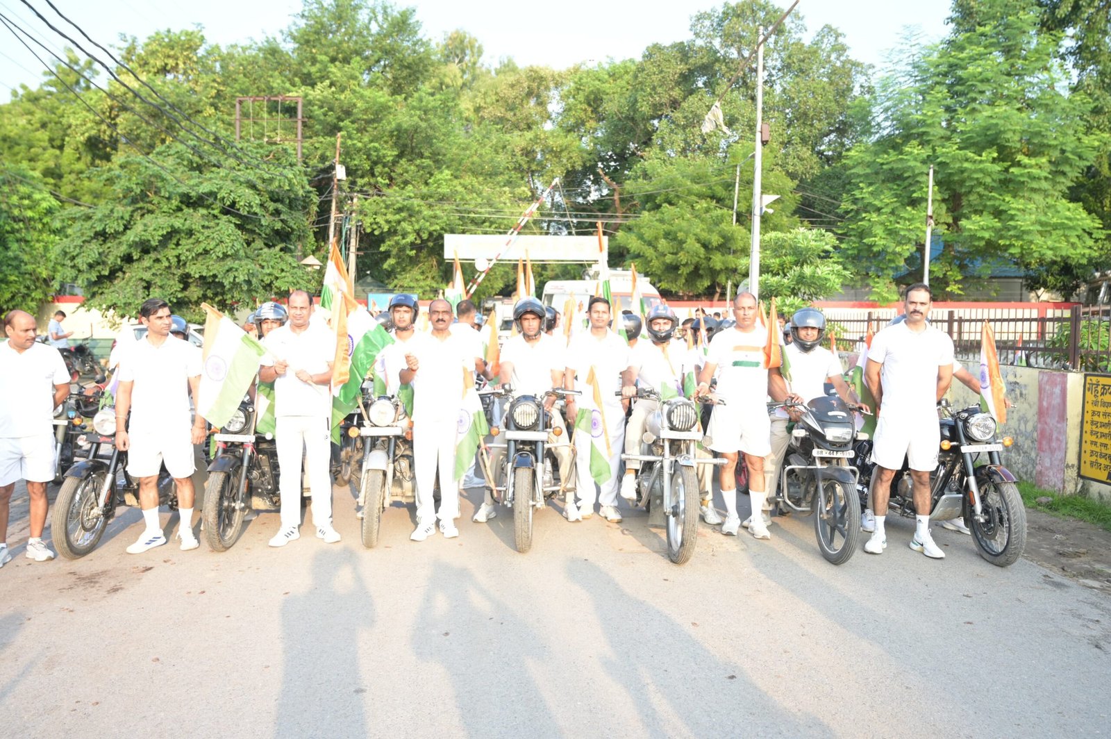 up-vns-crpf-tiranga-yatra-