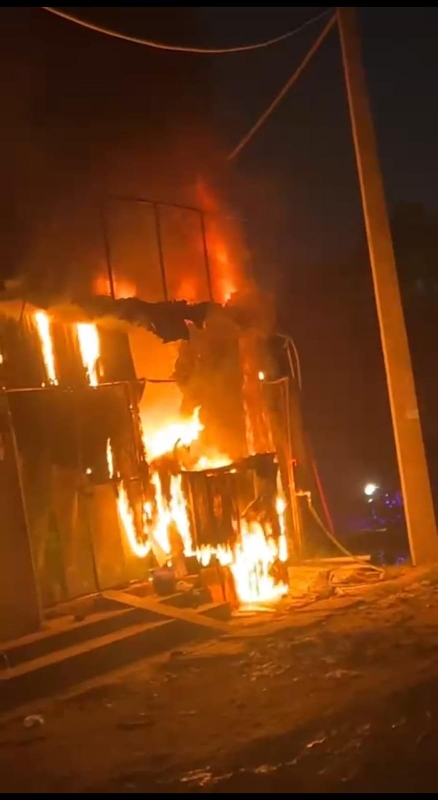 massive-fire-one-labourer-died