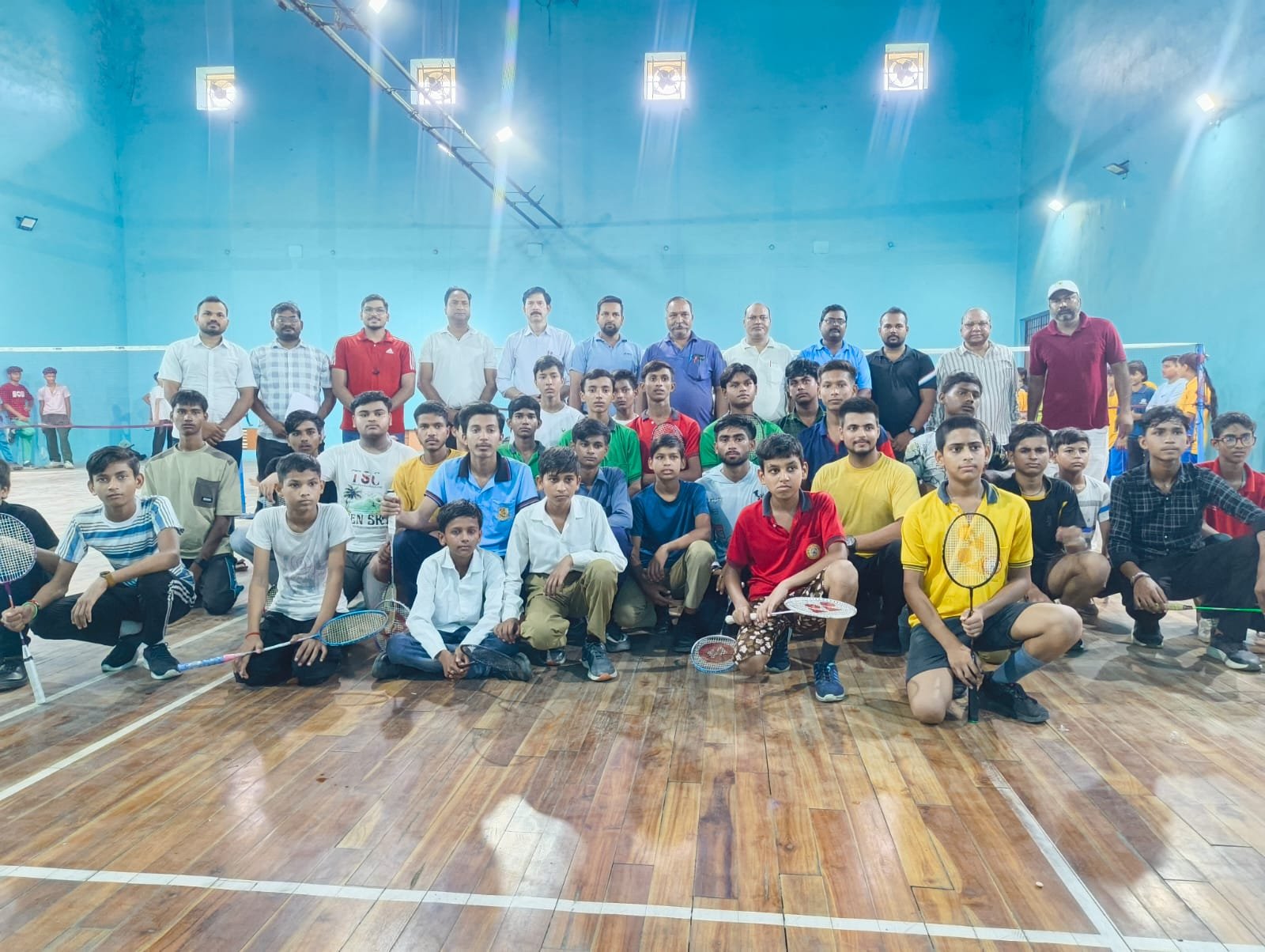 up-child-partivipat-badminton