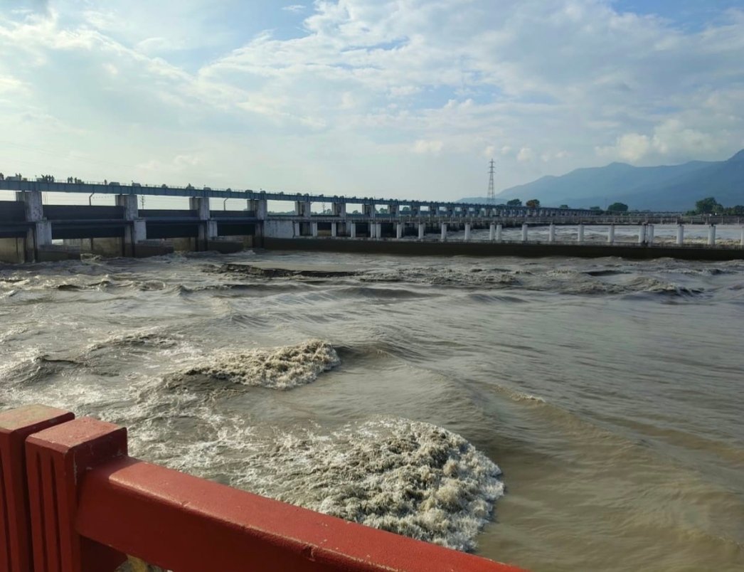 नारायणी में उफान से कुशीनगर में बाढ़ का खतरा, दियारा के कई गांवों में बढ़ी चिंता