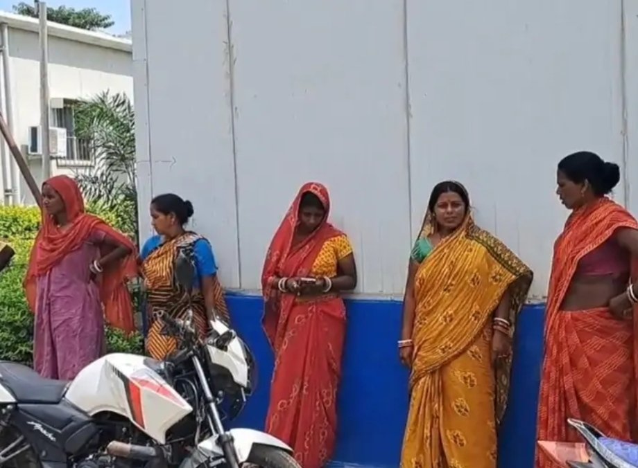 dead-body-of-woman-in-araria-rs-police-station-are
